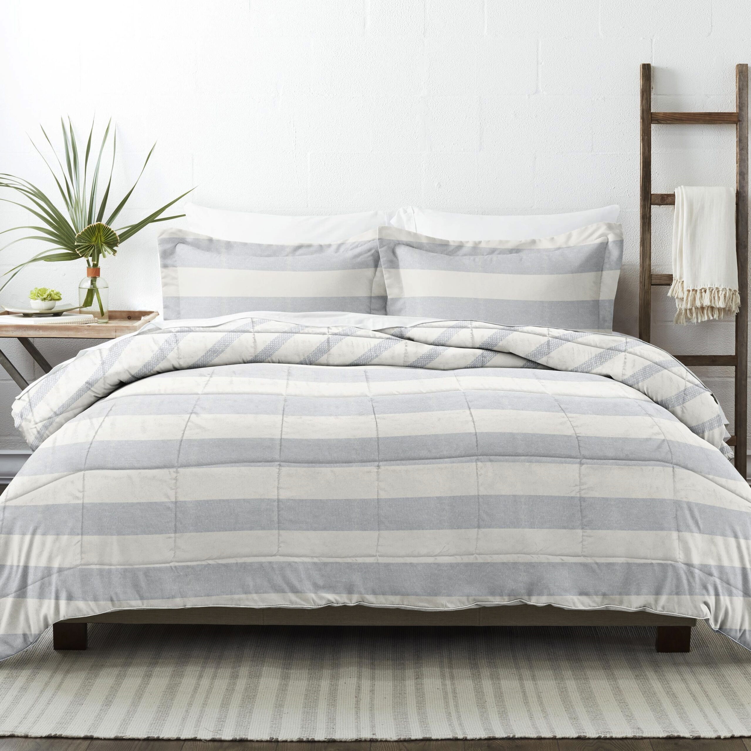 Rustic Stripe Reversible Pattern Comforter